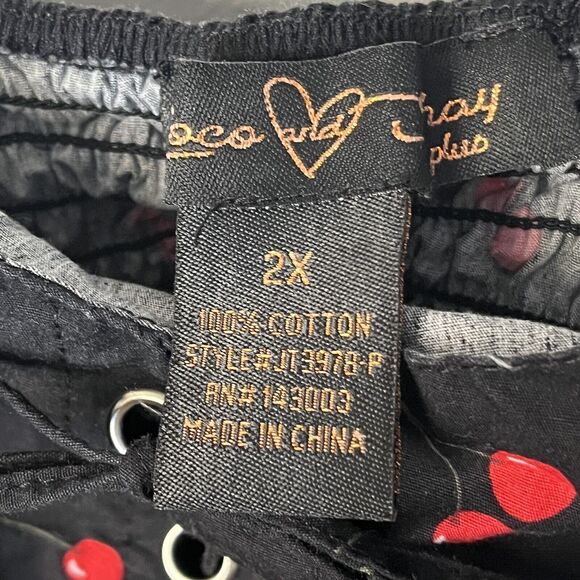 Coco and Shay plus woman's cherry sweetheart peplum tank - Picture 4 of 4